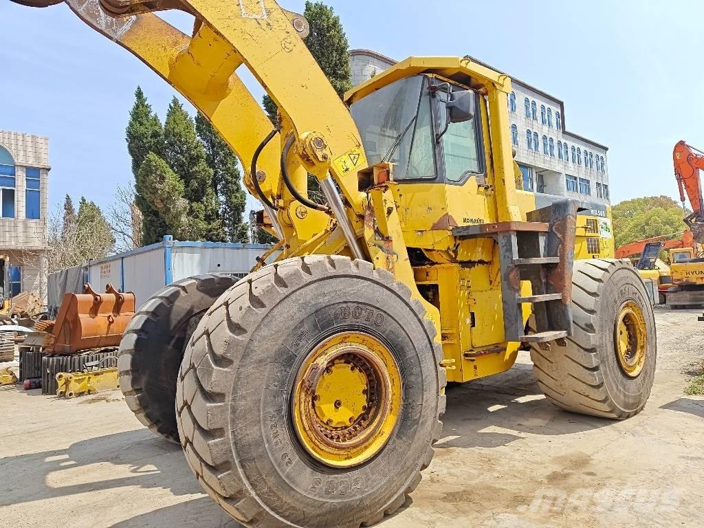 Komatsu WA 500-3 Kolesni nakladalci