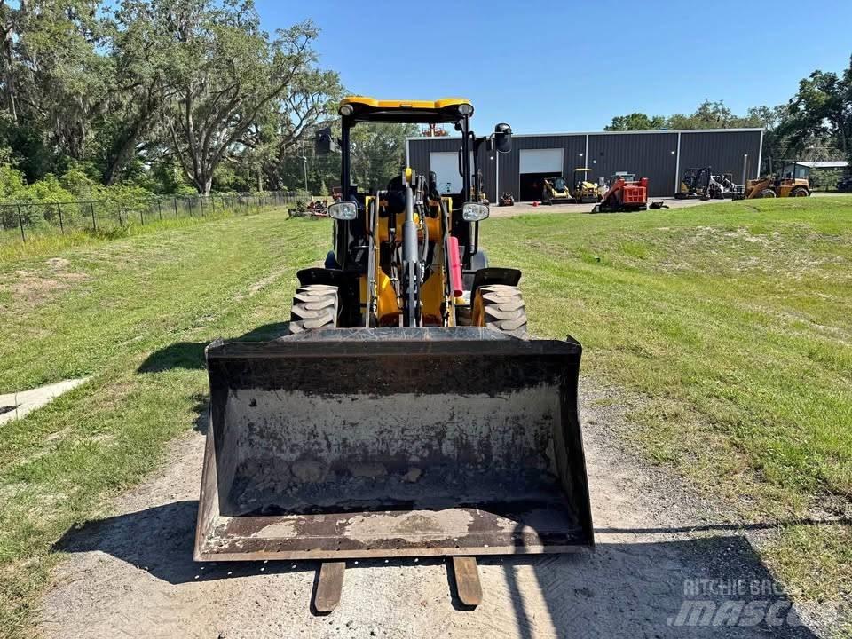 JCB 407 Kolesni nakladalci