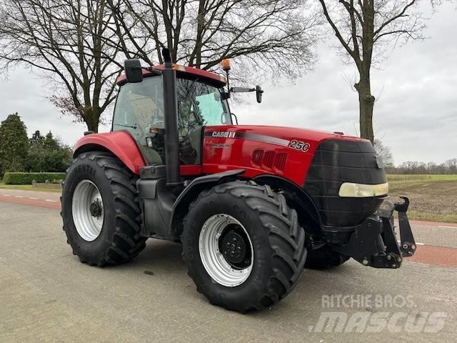 Case IH Magnum 250 Traktorji