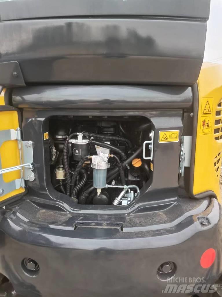 Komatsu PC 35 Mini bagri <7t