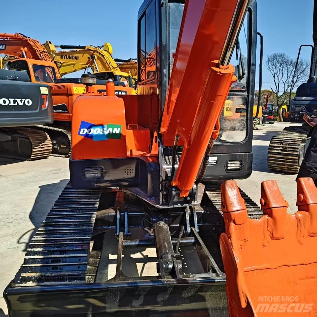 Doosan DH 55 Mini bagri <7t