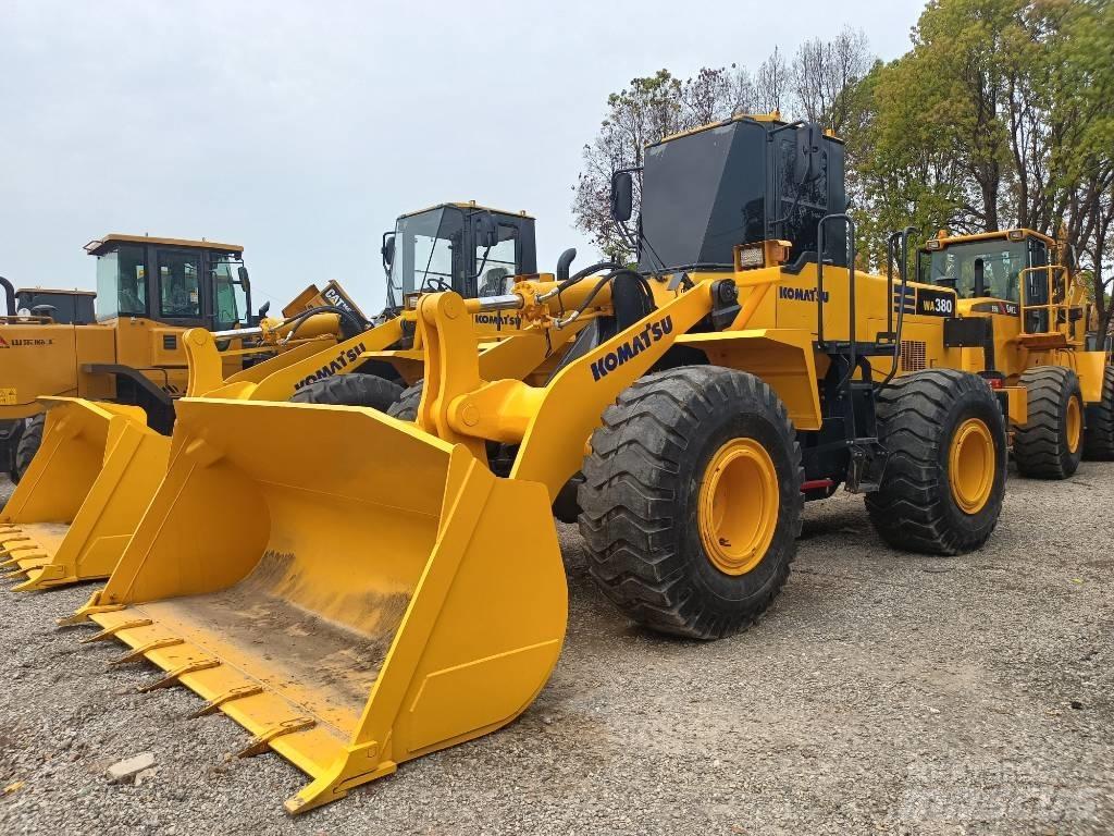 Komatsu WA 380 Kolesni nakladalci