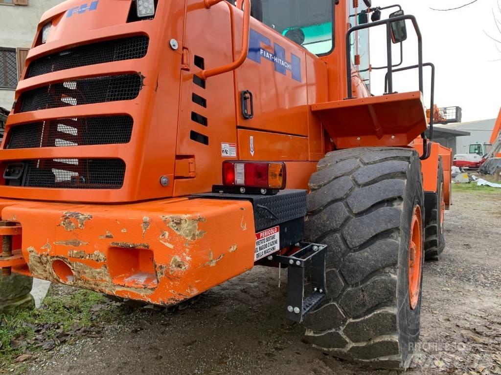 Fiat-Hitachi W230 Kolesni nakladalci