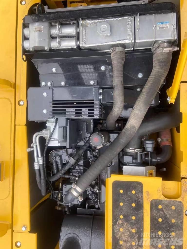 Komatsu PC 130 Bagri goseničarji