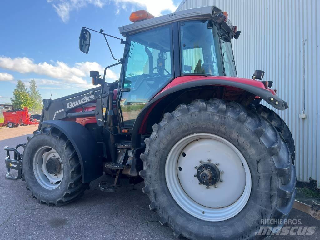 Massey Ferguson 8220 Traktorji