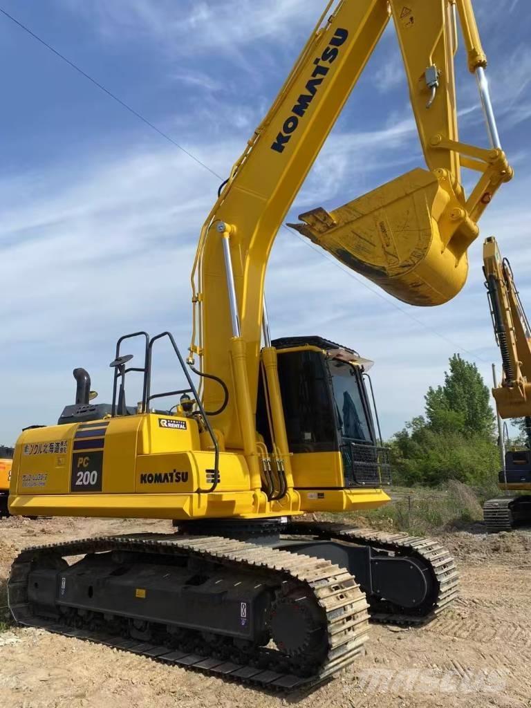 Komatsu 200-8 Bagri goseničarji