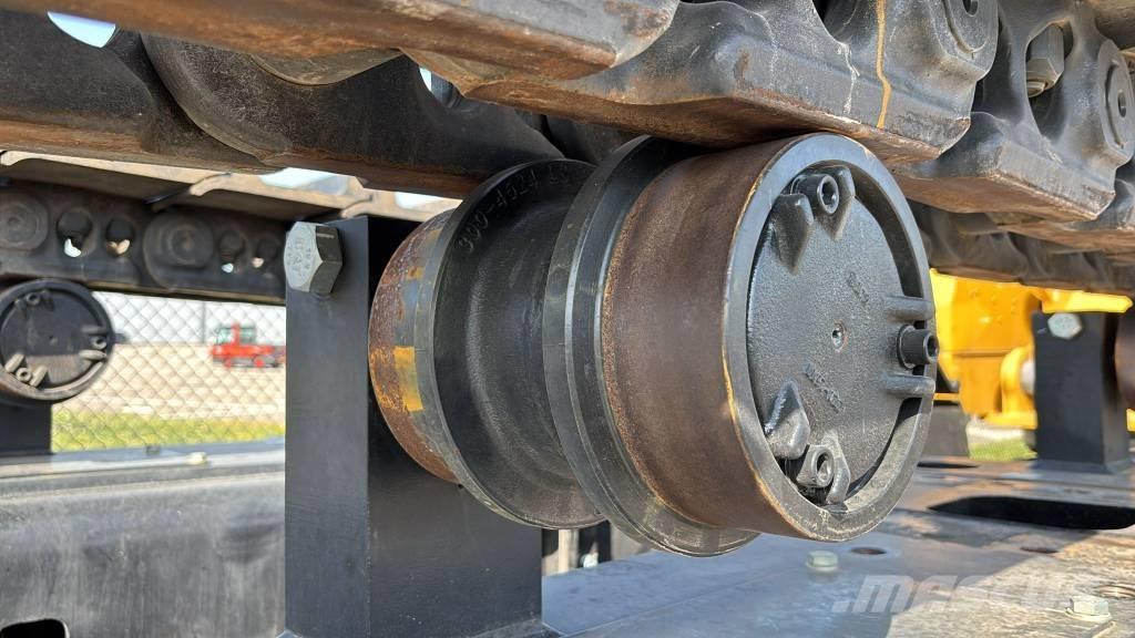 CAT 374 Bagri goseničarji