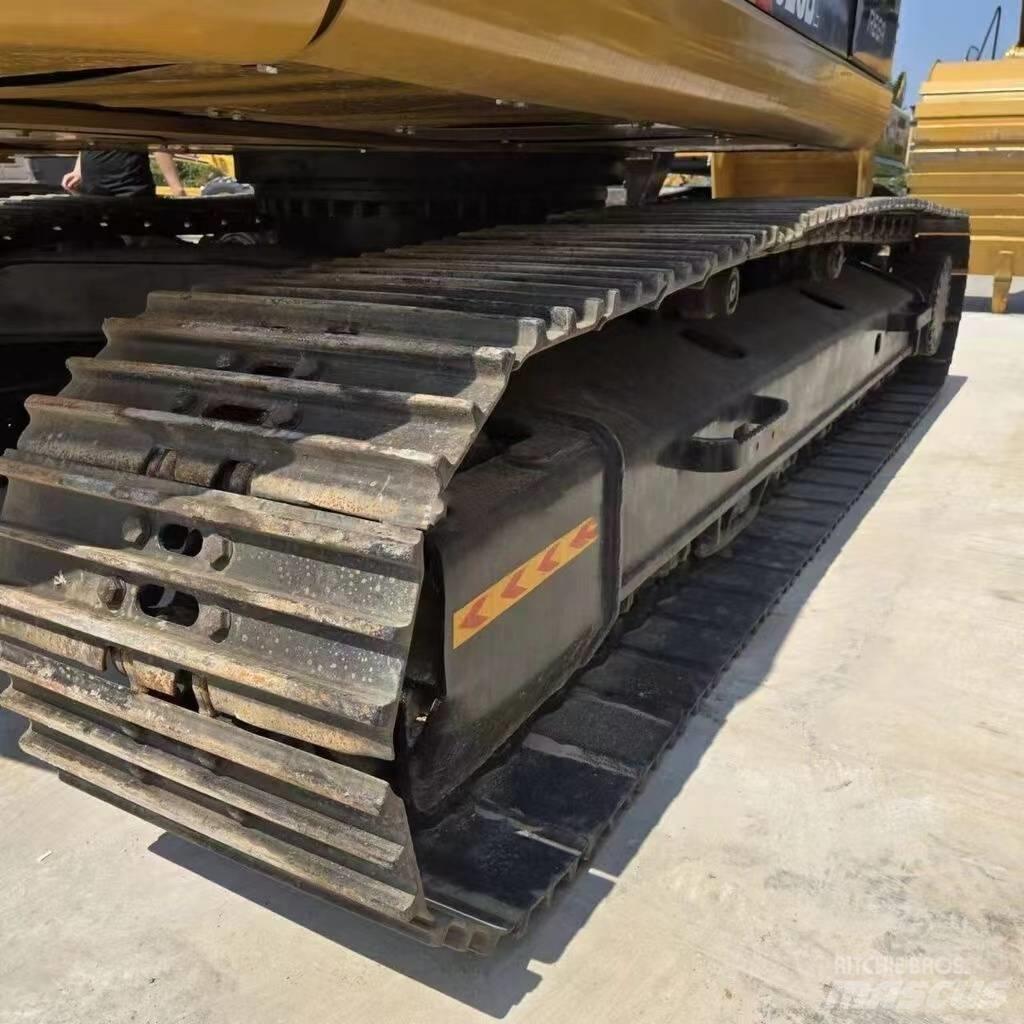 CAT 323 D Bagri goseničarji