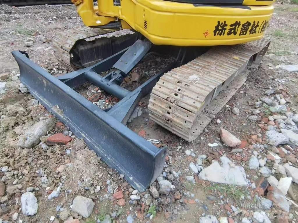 Komatsu PC40 Bagri goseničarji