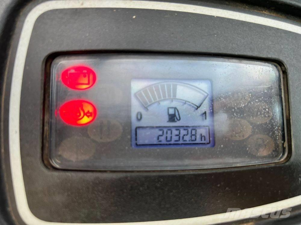 JCB 8025 ZTS Mini bagri <7t