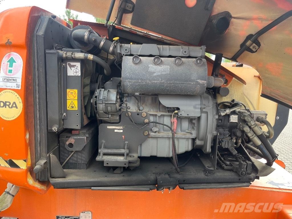 JLG 600 AJ Zglobne dvižne ploščadi