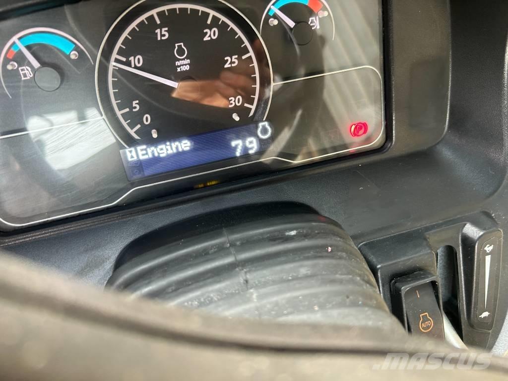 John Deere 2038R Manjši traktorji