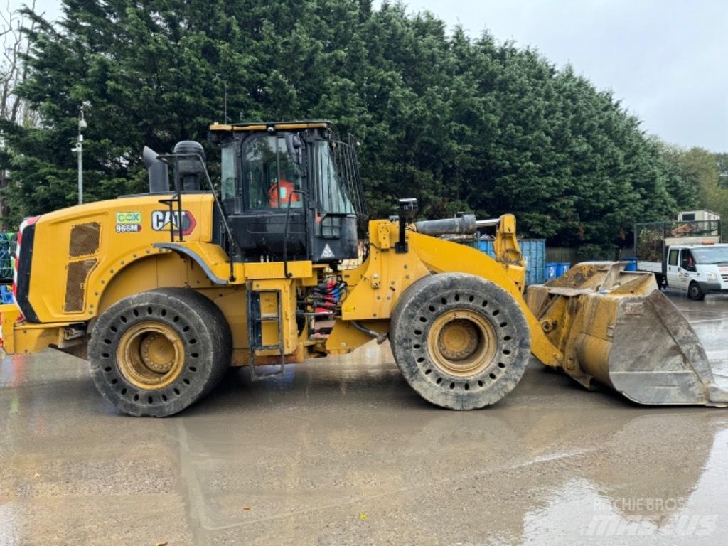 CAT 966 M Kolesni nakladalci
