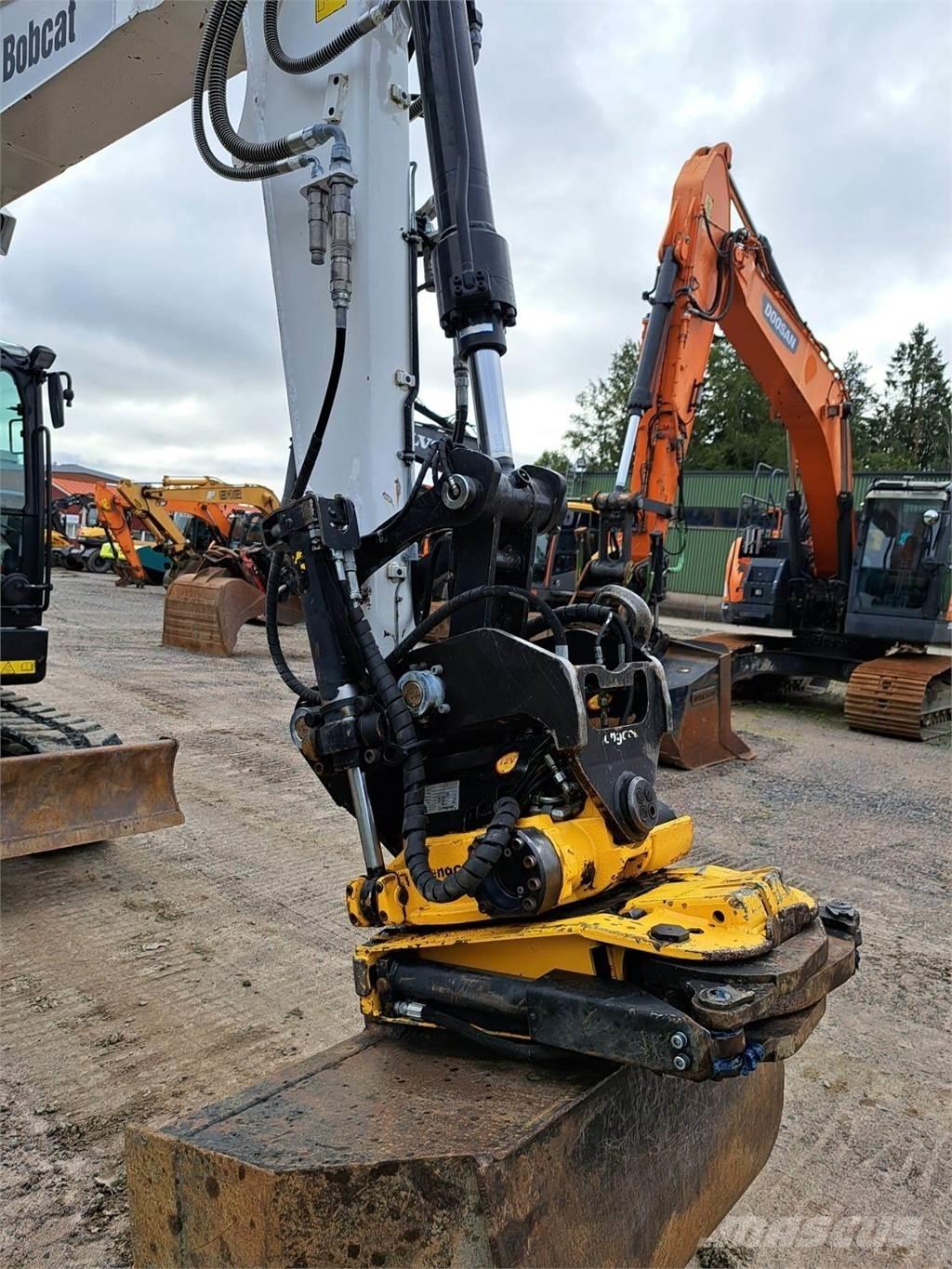 Bobcat E85 Mini bagri <7t