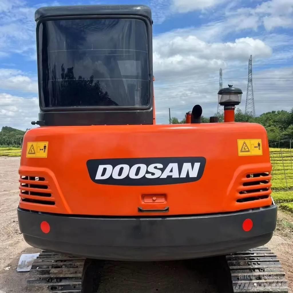 Doosan DH 55 Mini bagri <7t