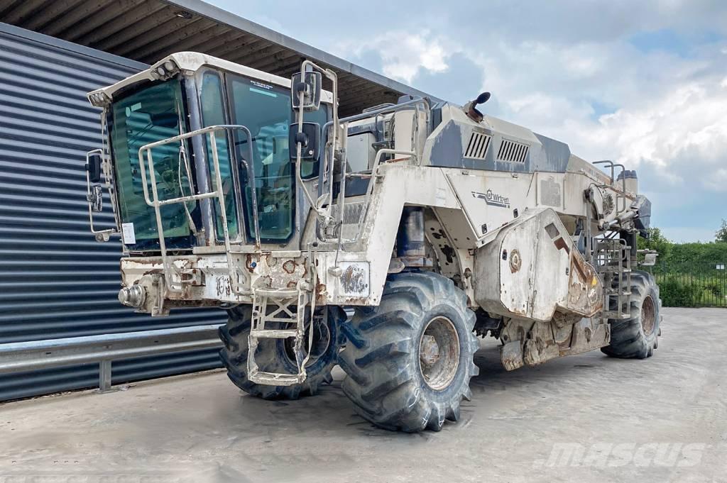 Wirtgen WR 240 Stroji za recikliranje asfalta