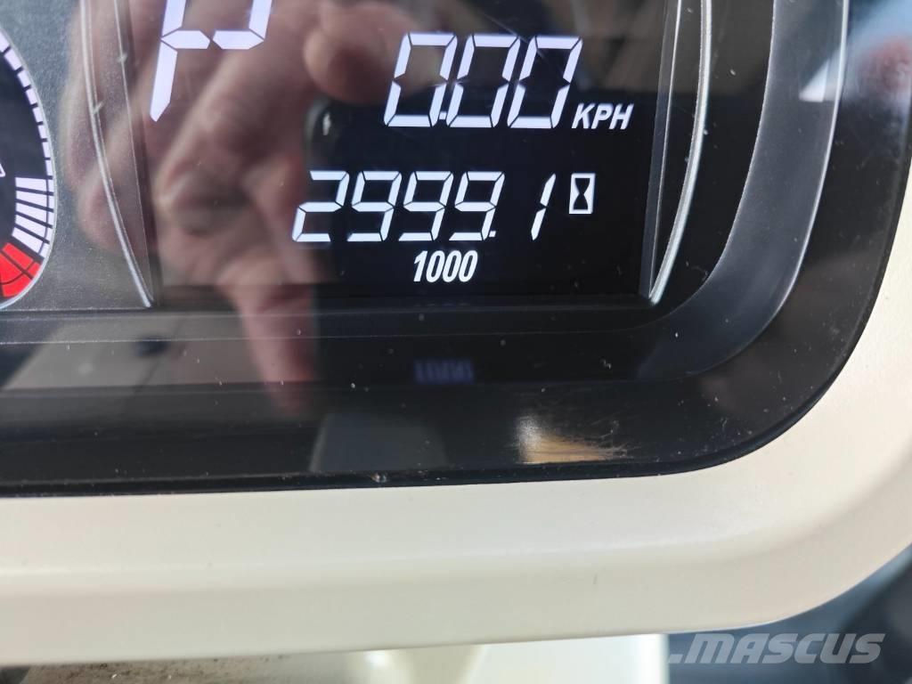 Massey Ferguson 8740 Traktorji