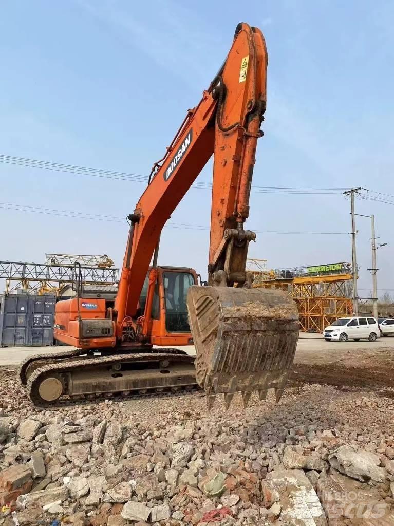 Doosan DX 225 LC Bagri goseničarji