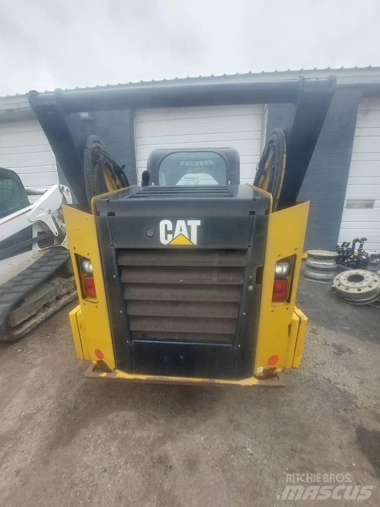 CAT 262D Skid steer mini nakladalci