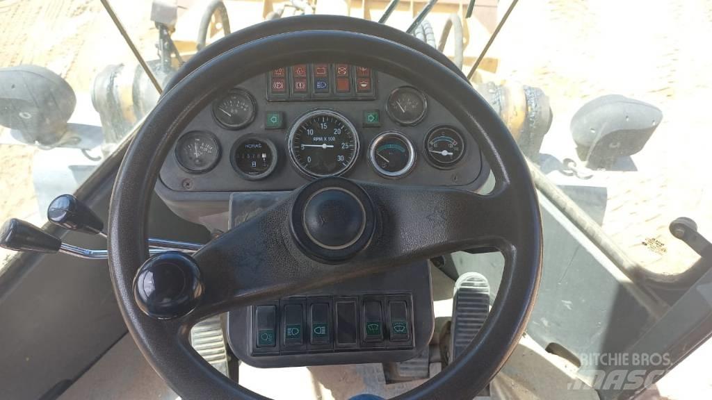SDLG L 918 Kolesni nakladalci