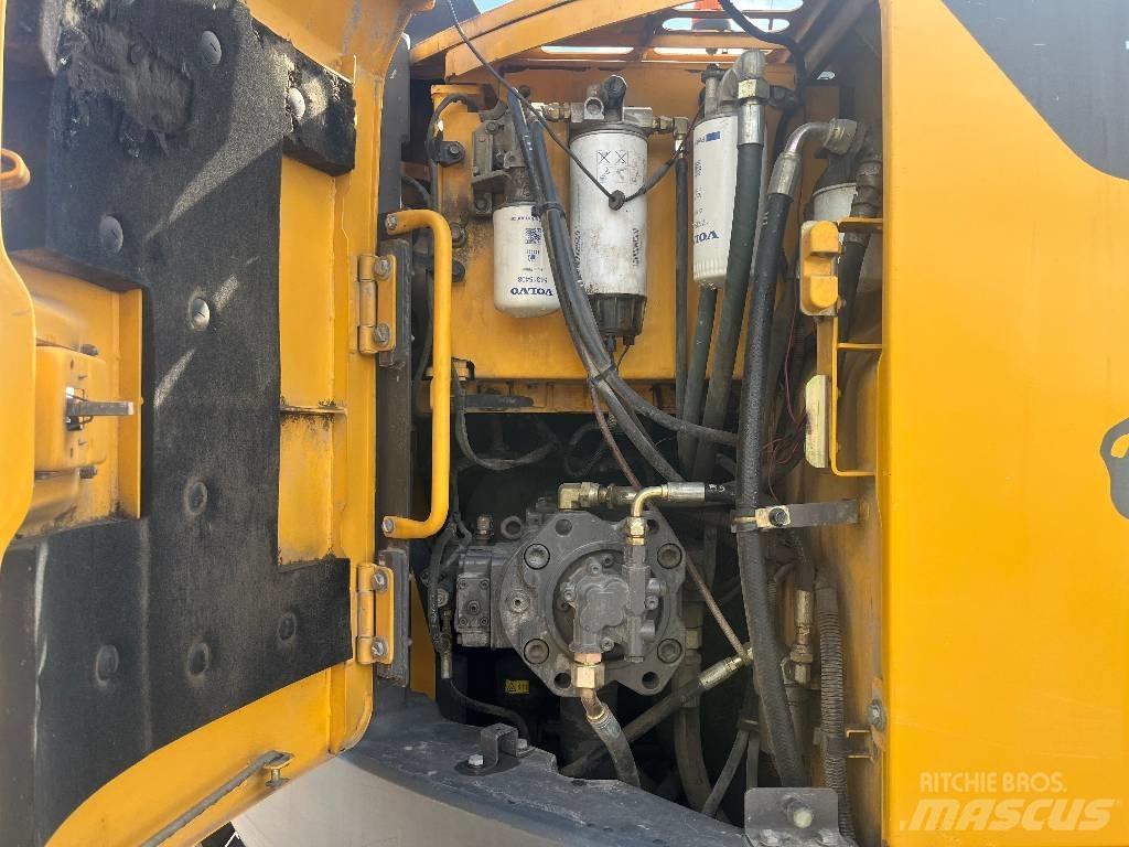 Volvo ECR 235 DL Bagri goseničarji
