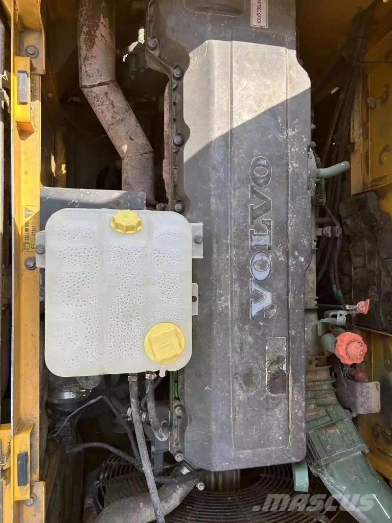 Volvo EC480D Bagri goseničarji