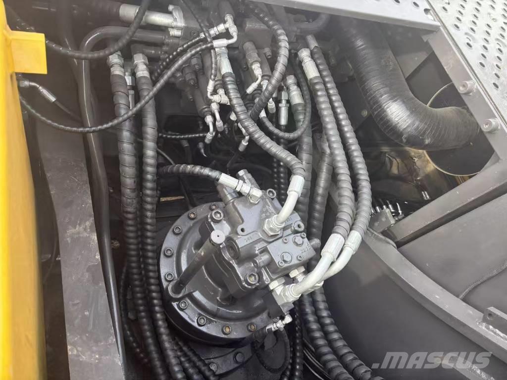 Volvo EC 240 Bagri goseničarji