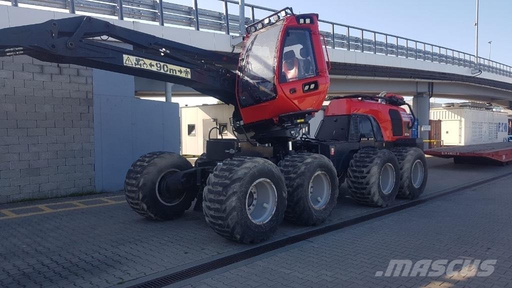 Komatsu 931 XC Harvesterji