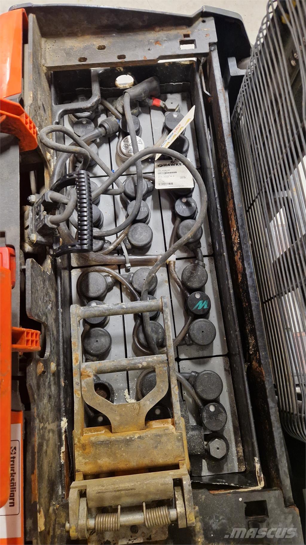 Toyota SWE120L Samopogonski ročni viličarji