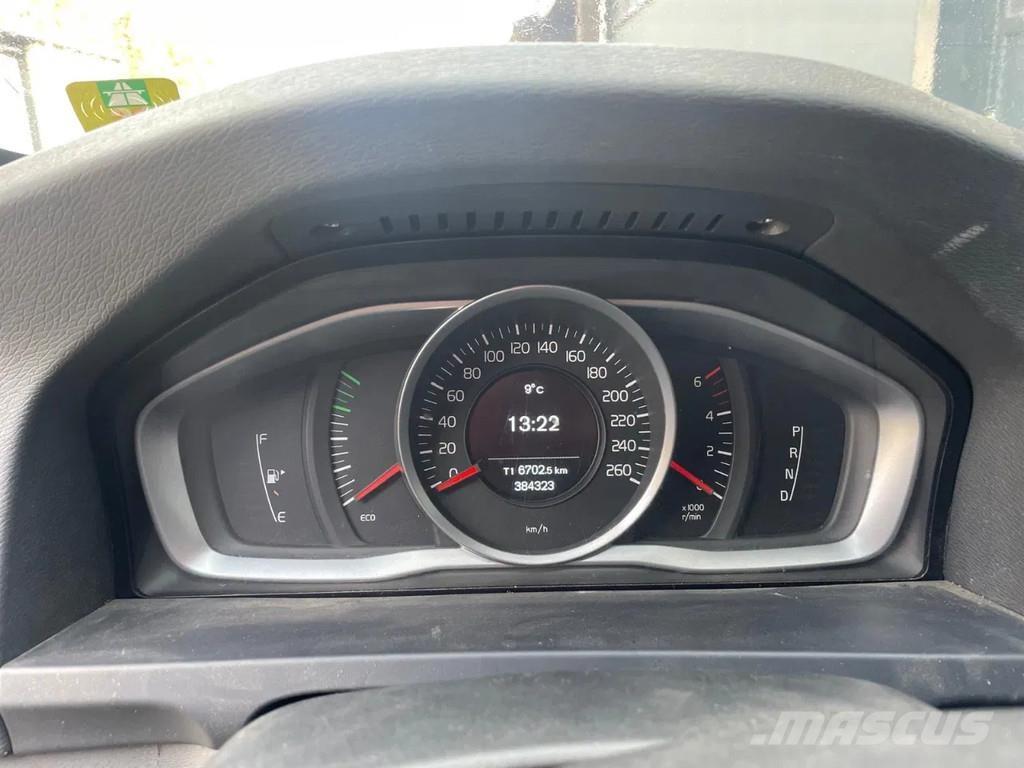 Volvo V60 . Avtomobili