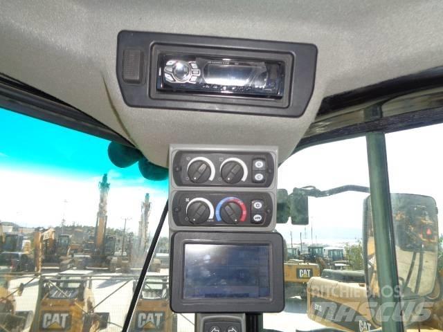 CAT 950M Kolesni nakladalci
