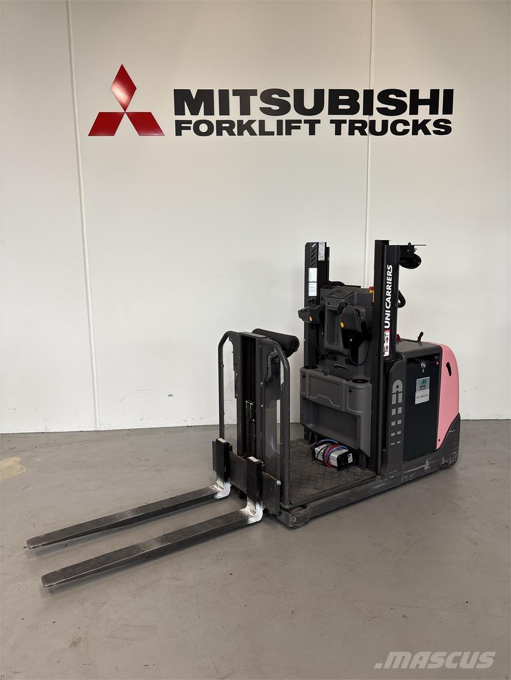 UniCarriers EPL100 Nizko dvižni komisionirni viličar