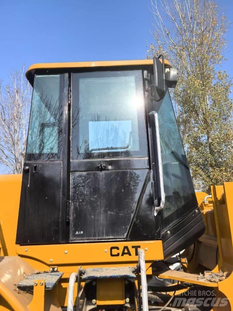 CAT 966H Kolesni nakladalci
