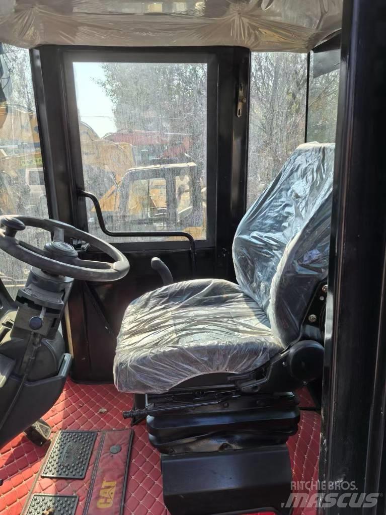 CAT 966H Kolesni nakladalci
