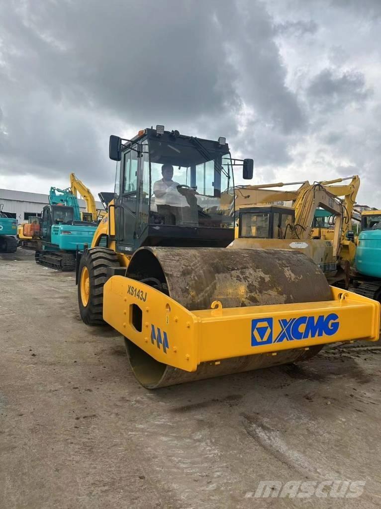 XCMG XS 143 Bagri goseničarji