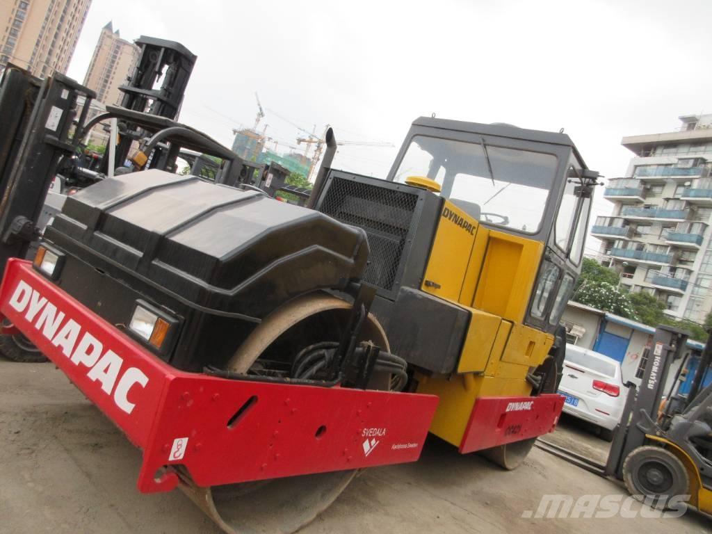 Dynapac CC421 Dvojni valjarji