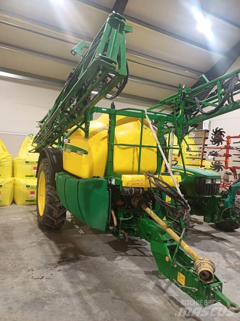 John Deere 740 i Vlečne škropilnice