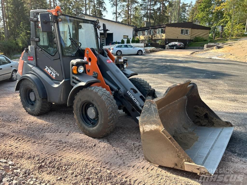Hitachi ZW 75 Kolesni nakladalci