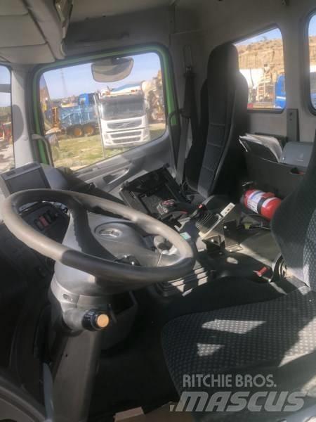 Mercedes-Benz 1829 Razstavljivi tovornjaki z žičnimi dvigali