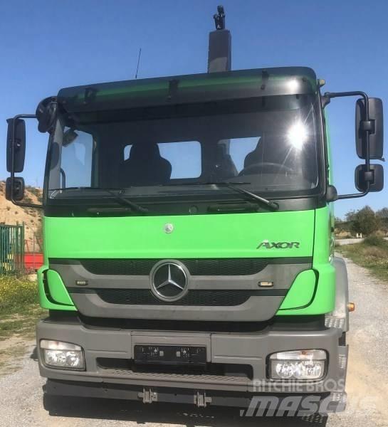 Mercedes-Benz 1829 Razstavljivi tovornjaki z žičnimi dvigali
