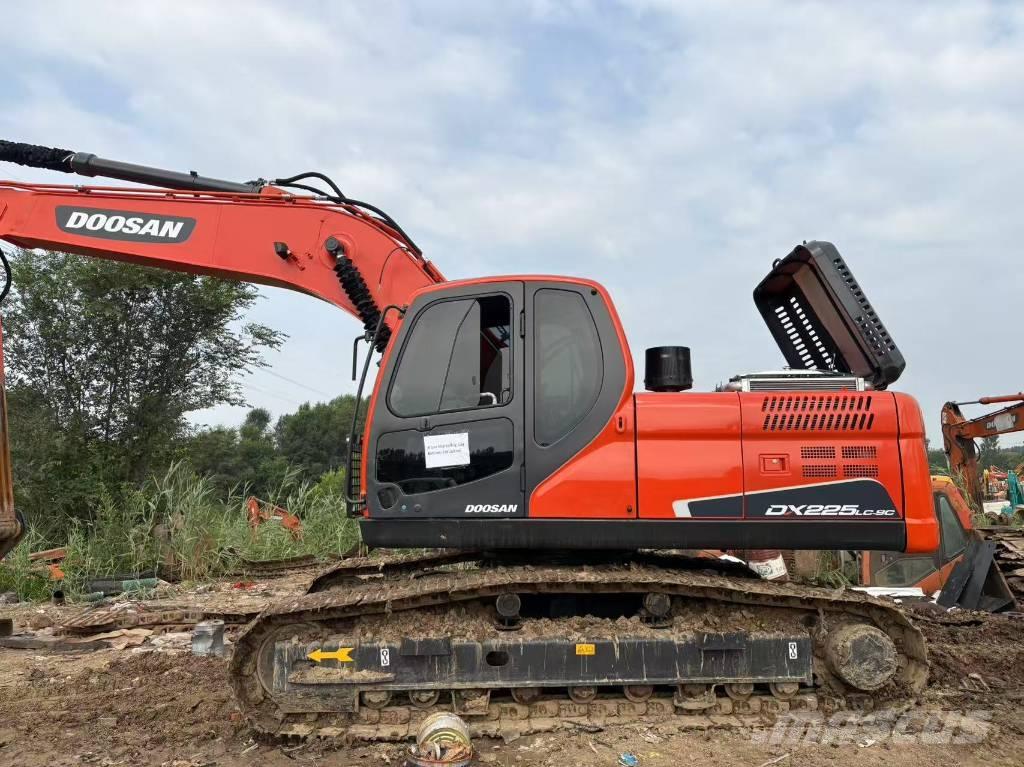 Doosan DX225LC-9C Bagri goseničarji