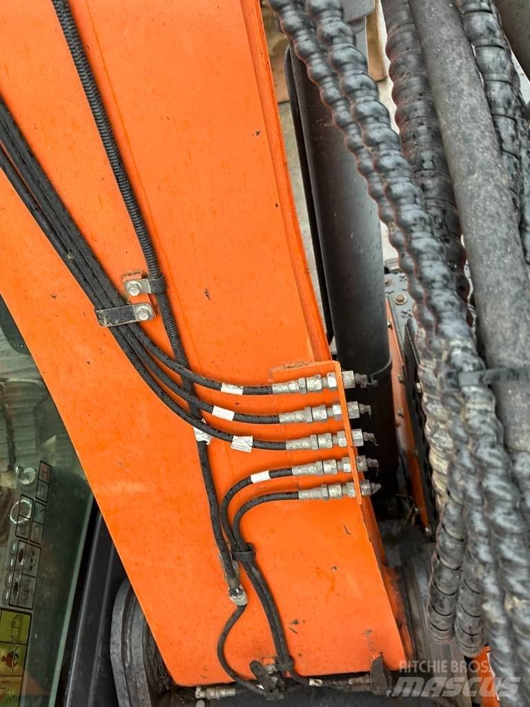 Doosan DX 140 LCR Bagri goseničarji