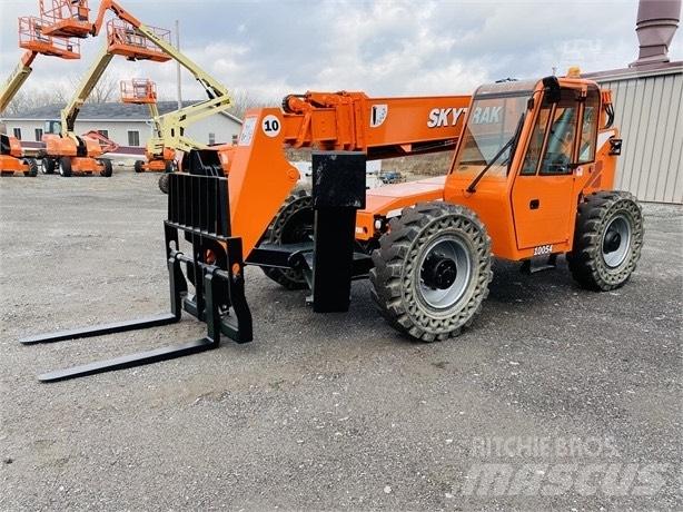 SkyTrak 10054 Teleskopski viličarji