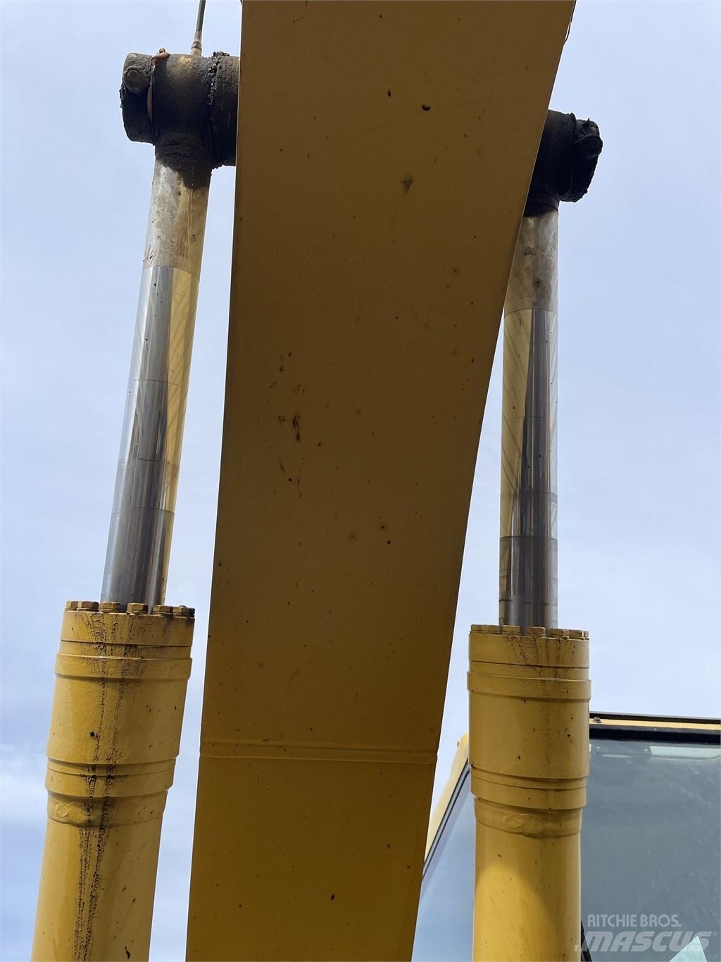 Komatsu PC 200 LC-7 Bagri goseničarji