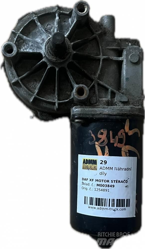DAF XF MOTOR STĚRAČŮ Motorji