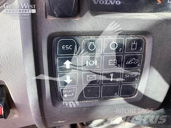 Volvo L220G Kolesni nakladalci