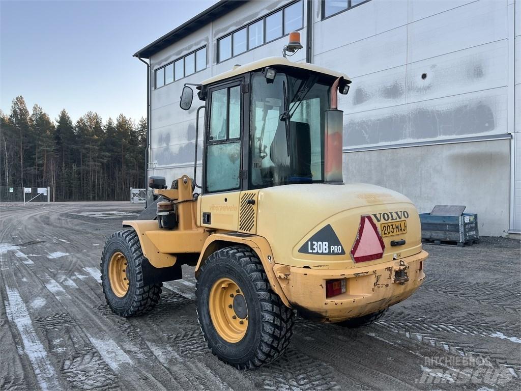 Volvo L 30 B Kolesni nakladalci