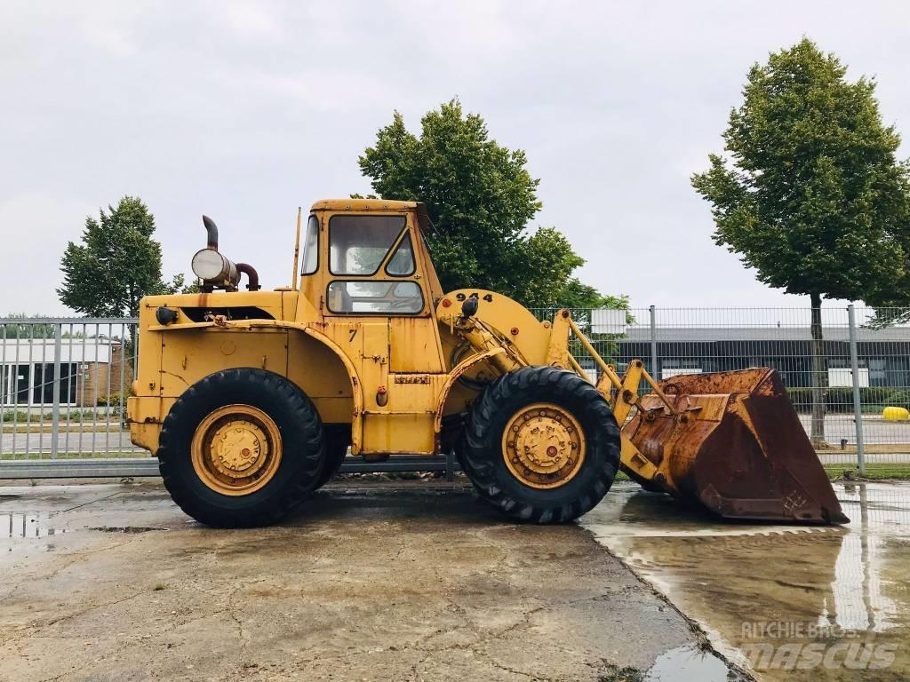 CAT 944 Kolesni nakladalci