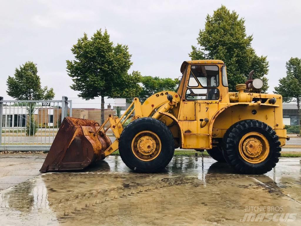 CAT 944 Kolesni nakladalci