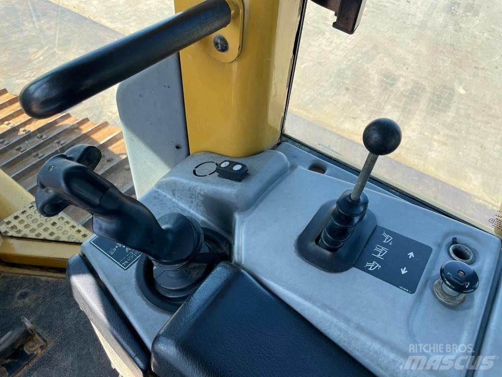 CAT D6N XL Buldožerji goseničarji